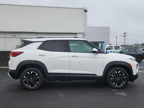 Summit White 2023 Chevrolet Trailblazer LT