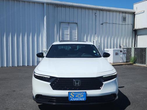 Platinum White Pearl 2023 Honda Accord Hybrid Sport
