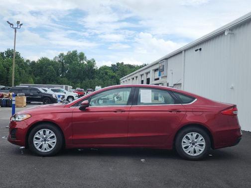 Ruby Red Metallic Tinted Clearcoat 2019 Ford Fusion S