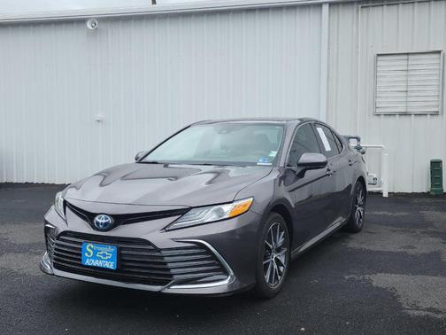 Predawn Gray Mica 2022 Toyota Camry Hybrid XLE