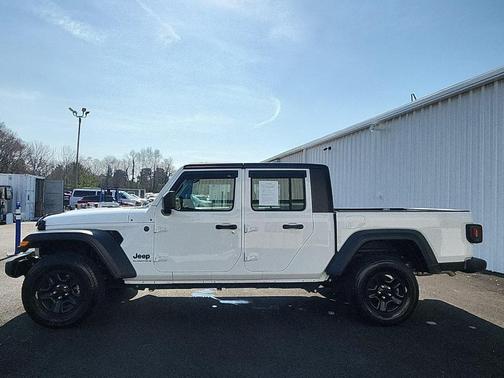 Bright White Clearcoat 2023 Jeep Gladiator Sport