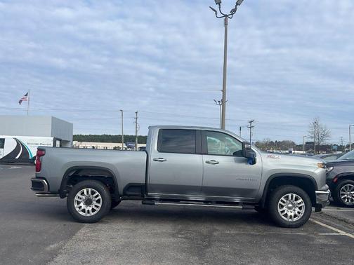Sterling Gray Metallic 2026 Chevrolet Silverado 2500 LT