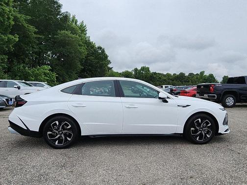 White 2024 Hyundai SONATA SEL