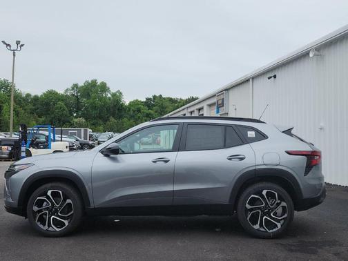 Sterling Gray Metallic 2026 Chevrolet Trax 2RS
