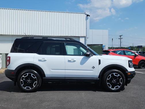 Oxford White 2023 Ford Bronco Sport Outer Banks
