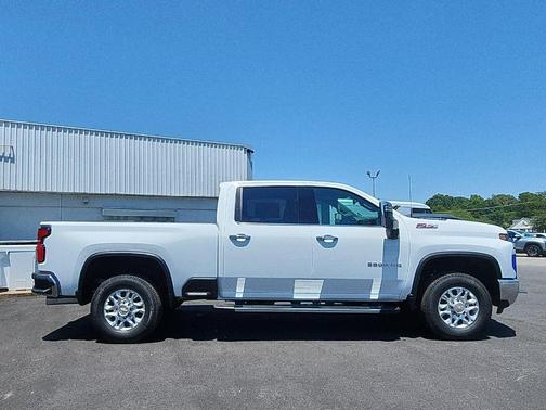 Summit White 2026 Chevrolet Silverado 2500 LTZ