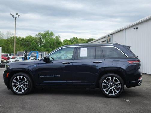 Midnight Sky 2022 Jeep Grand Cherokee 4xe Overland