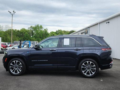 Midnight Sky 2022 Jeep Grand Cherokee 4xe Overland