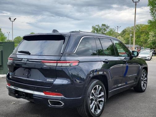 Midnight Sky 2022 Jeep Grand Cherokee 4xe Overland