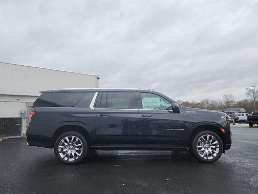 Dark Ash Metallic 2024 Chevrolet Suburban High Country