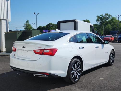 Summit White 2024 Chevrolet Malibu RS