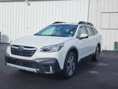 Crystal White Pearl 2022 Subaru Outback Limited XT