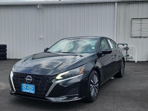 Black 2024 Nissan Altima 2.5 SV