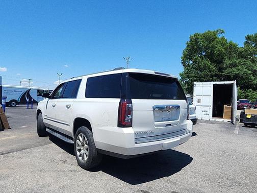 White 2017 GMC Yukon XL Denali