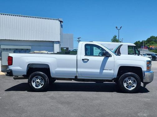 Summit White 2018 Chevrolet Silverado 2500 WT