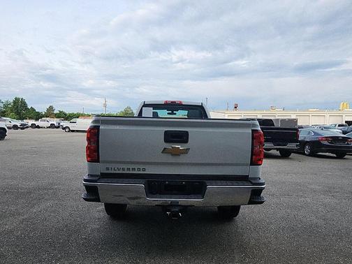 Summit White 2018 Chevrolet Silverado 2500 WT