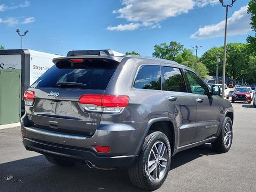 Granite Crystal Clearcoat Metallic 2018 Jeep Grand Cherokee Limited