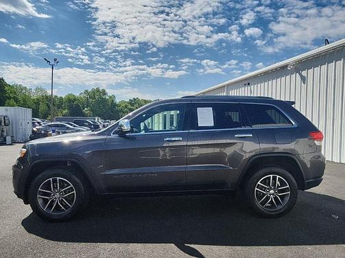 Granite Crystal Clearcoat Metallic 2018 Jeep Grand Cherokee Limited