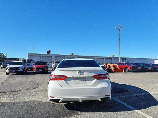 2018 Toyota Camry SE