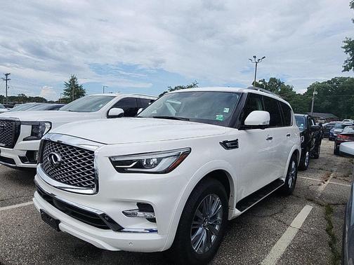 Moonstone White 2022 INFINITI QX80 Luxe