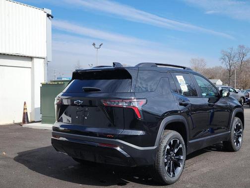 Mosaic Black Metallic 2026 Chevrolet Equinox RS