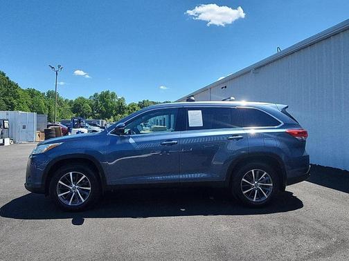 Shoreline Blue Pearl 2019 Toyota Highlander XLE