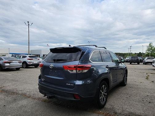 Shoreline Blue Pearl 2019 Toyota Highlander XLE