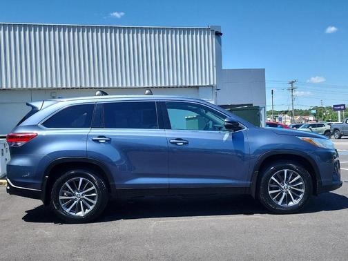 Shoreline Blue Pearl 2019 Toyota Highlander XLE
