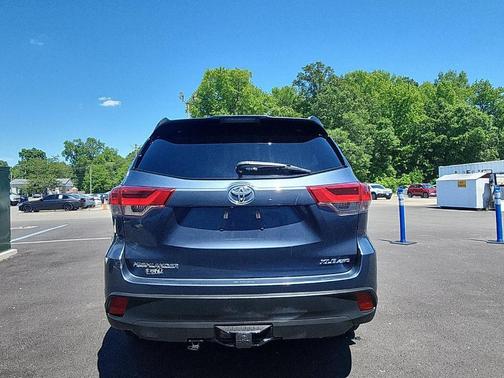 Shoreline Blue Pearl 2019 Toyota Highlander XLE