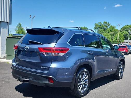 Shoreline Blue Pearl 2019 Toyota Highlander XLE