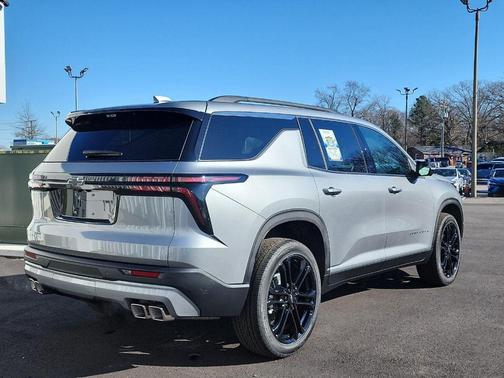 Sterling Gray Metallic 2026 Chevrolet Traverse LT