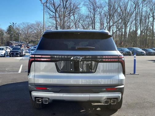 Sterling Gray Metallic 2026 Chevrolet Traverse LT