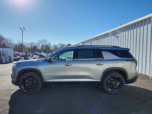 Sterling Gray Metallic 2026 Chevrolet Traverse LT