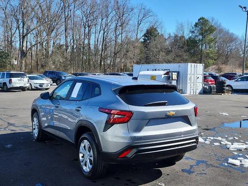 2024 Chevrolet Trax LS