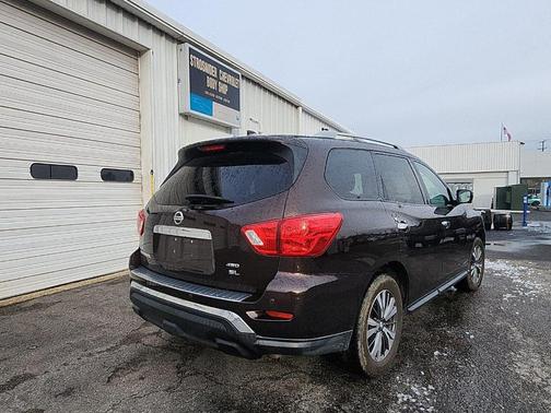 2020 Nissan Pathfinder SL