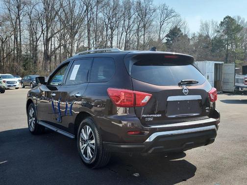 2020 Nissan Pathfinder SL