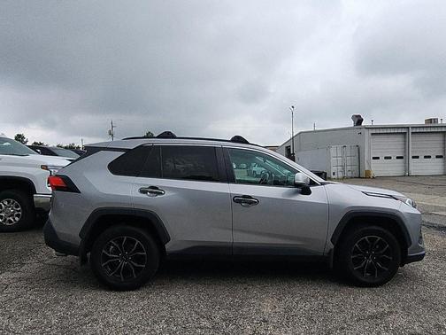 Silver Sky Metallic 2020 Toyota RAV4 XLE