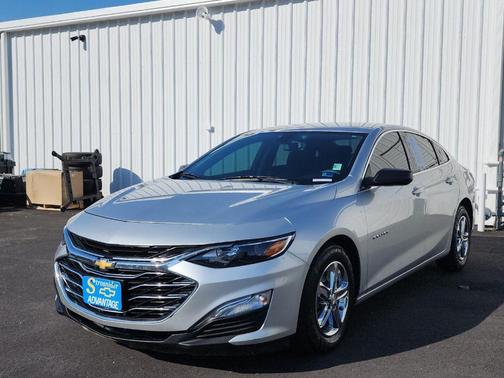 Silver Ice Metallic 2022 Chevrolet Malibu 1LS