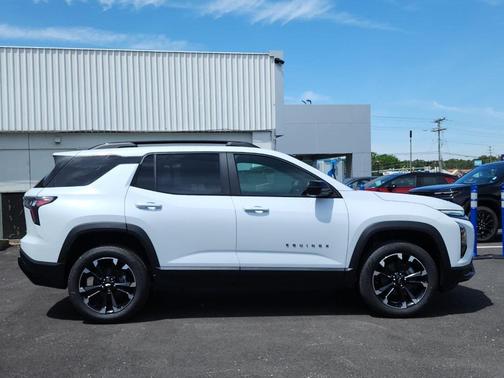 Polar White 2026 Chevrolet Equinox RS