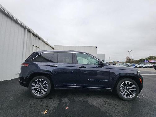 2022 Jeep Grand Cherokee 4xe Overland