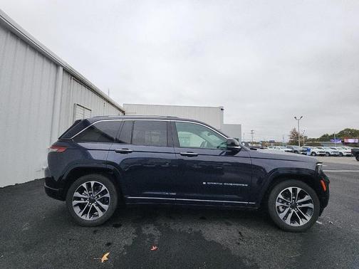 2022 Jeep Grand Cherokee 4xe Overland