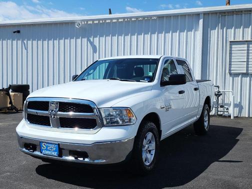 Bright White 2022 RAM 1500 Classic SLT