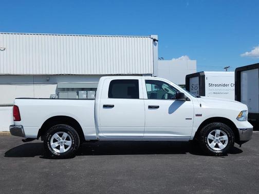 Bright White 2022 RAM 1500 Classic SLT