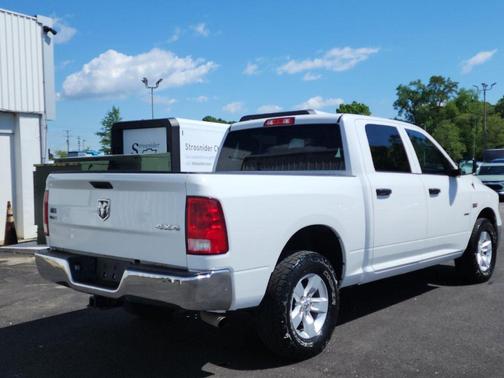 Bright White 2022 RAM 1500 Classic SLT