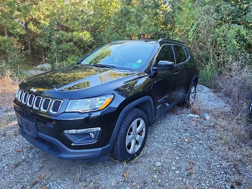 Diamond Black 2018 Jeep Compass Latitude