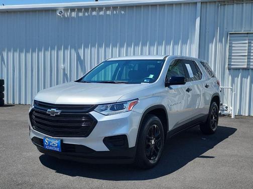 Silver Ice Metallic 2020 Chevrolet Traverse LS