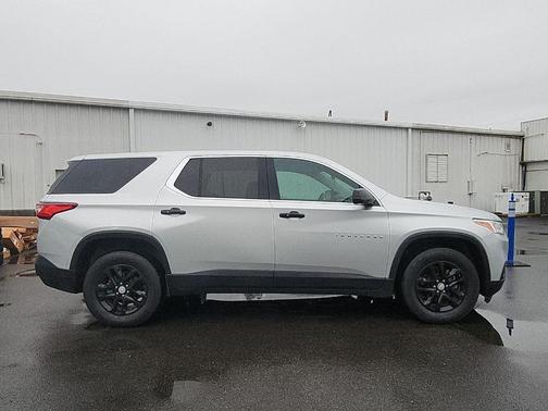 Silver Ice Metallic 2020 Chevrolet Traverse LS