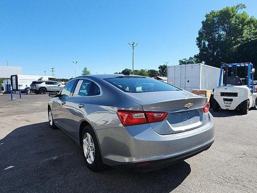 Sterling Gray Metallic 2023 Chevrolet Malibu 1LS