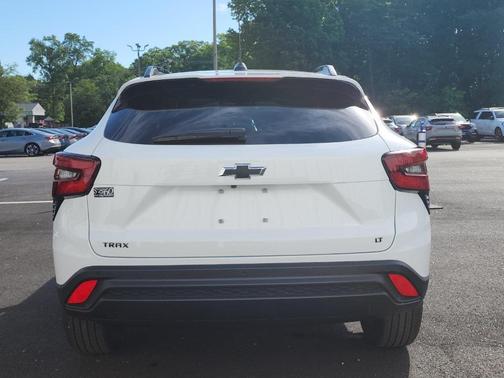 Summit White 2026 Chevrolet Trax LT