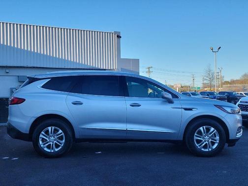 2020 Buick Enclave Essence
